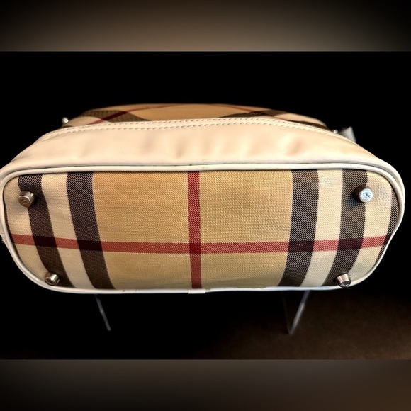 Burberry Super Nova Check Bag Restored - Picture 5 of 15